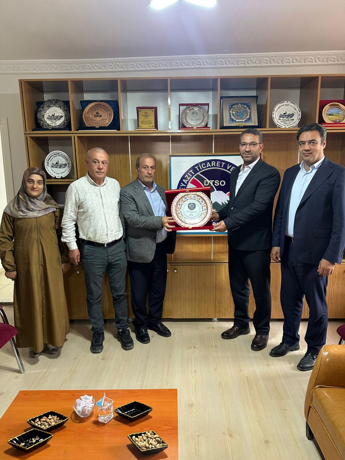 DOĞUBAYAZIT TSO’DA İRAN HEYETİ İLE ÖNEMLİ GÖRÜŞME