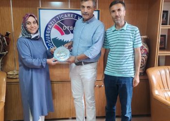 Filografi sanatçısı Neslihan Han ve eşi Başkanımız Cemal Can’a hayırlı olsun ziyaretinde bulundu.