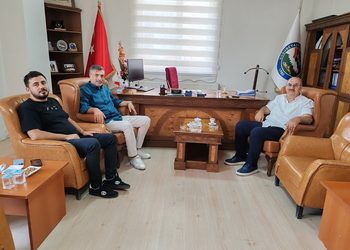 İstanbul’da ikamet eden, Mersin ve İstanbul’da faaliyet gösteren iş insanları Mehmet Aras ve Yaşar Aras, Yönetim Kurulu Başkanımız Cemal Can’ı ziyaret etti.